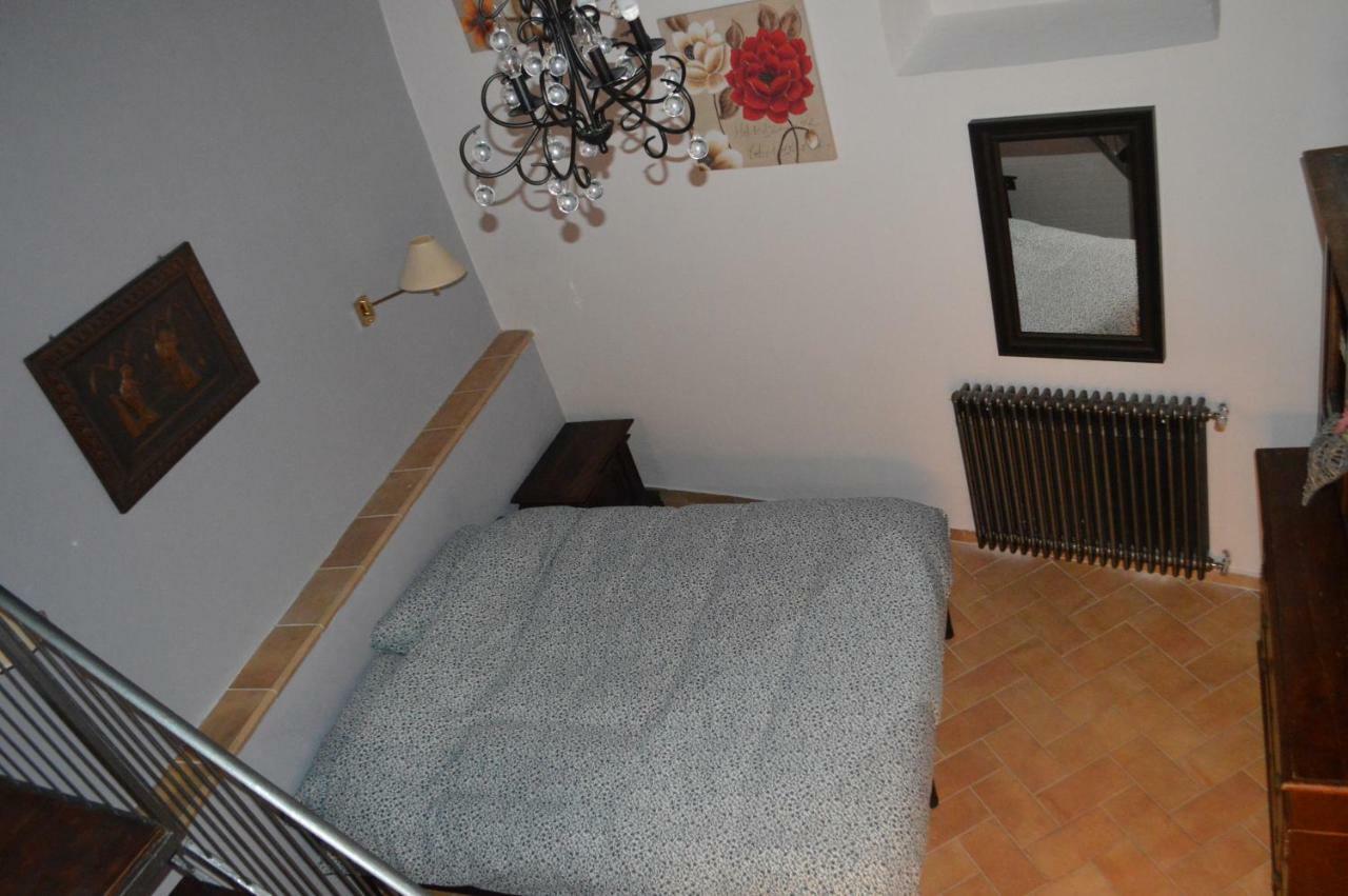 Appartamento In Centro 斯波莱托 外观 照片